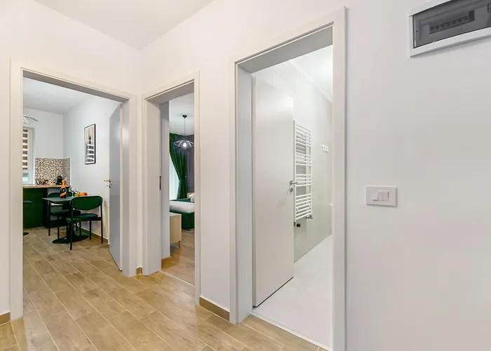 Bellatrix Suite With Parking-Tractoru Coresi